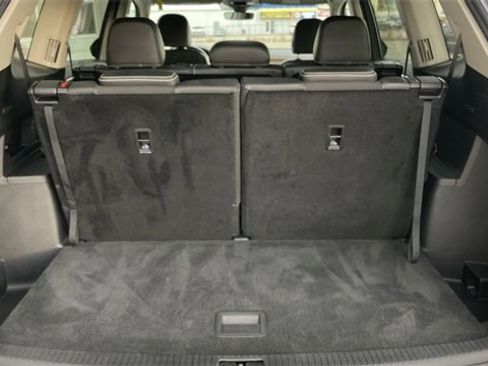 Used 2025 Volkswagen Atlas SE image 23