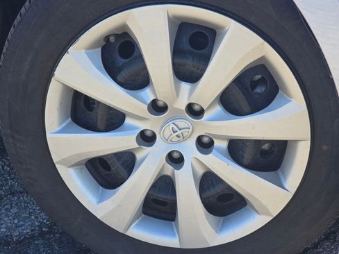 Used 2024 Toyota Corolla LE image 6