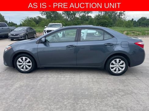 Used 2014 Toyota Corolla LE FWD image 2