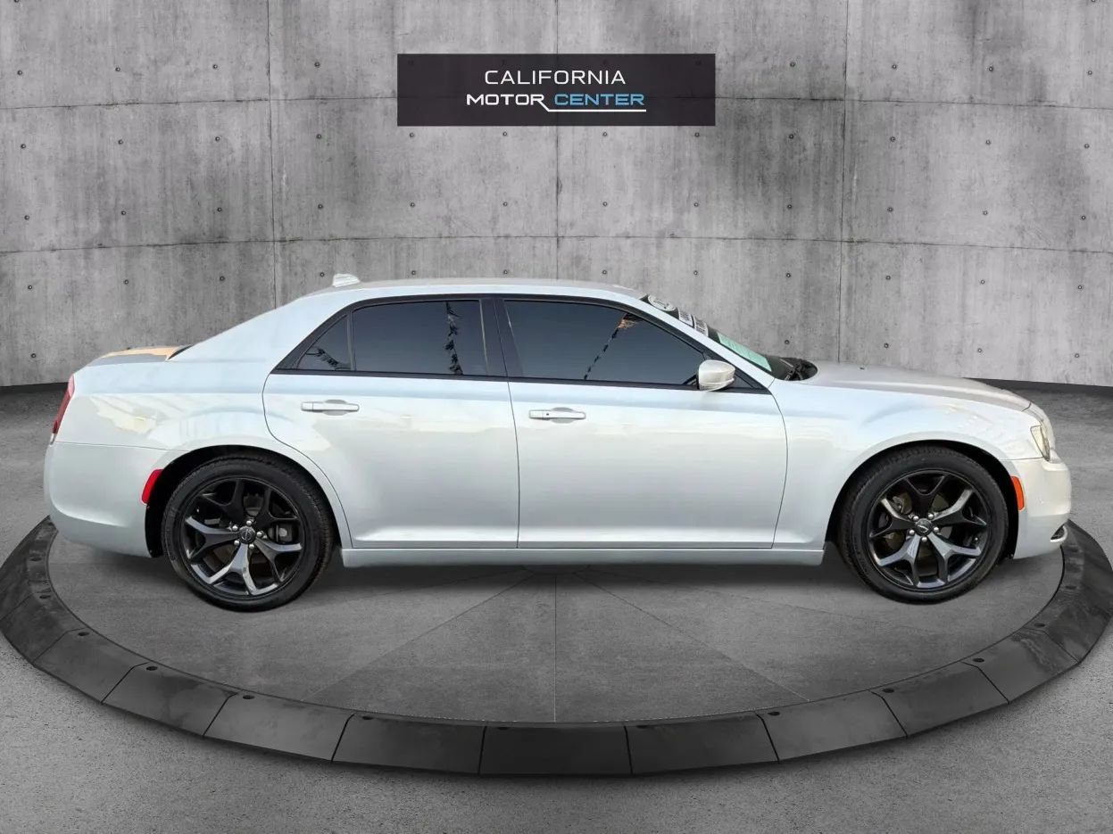 Used 2021 Chrysler 300 S RWD image 4