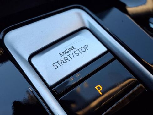 Used 2024 Volkswagen Atlas SE image 12