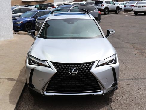Used 2019 Lexus UX 200 w/ Premium Package FWD image 15