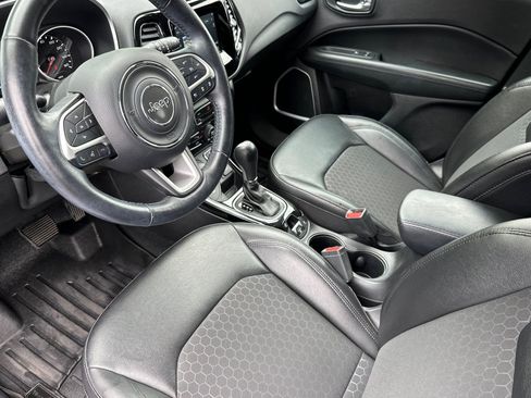Used 2019 Jeep Compass Latitude AWD/4WD image 10