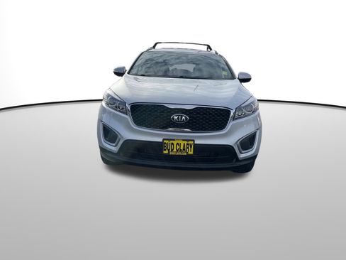 Used 2016 Kia Sorento LX w/ LX Convenience Package image 9