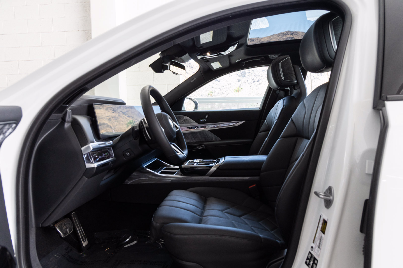 Certified 2025 BMW 760i xDrive AWD/4WD image 15