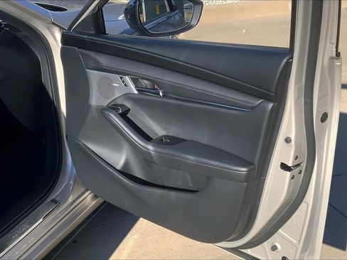 Used 2024 MAZDA MAZDA3 Hatchback w/Premium Plus Pkg image 22