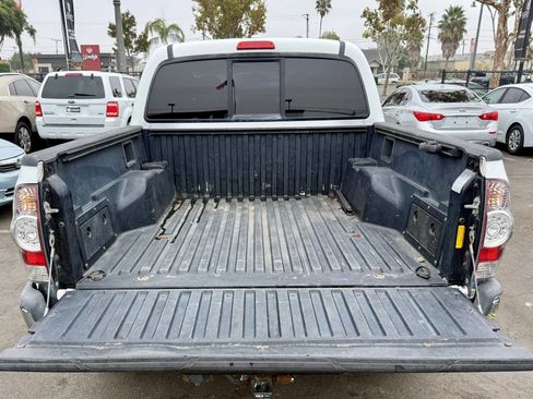 Used 2009 Toyota Tacoma PreRunner image 4