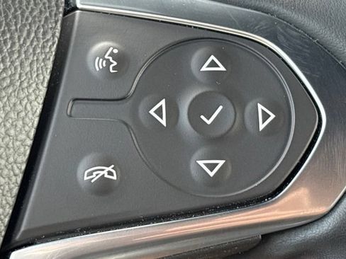 Used 2023 Chevrolet Traverse LT AWD/4WD image 20