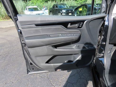 New 2026 Honda Odyssey Touring image 18