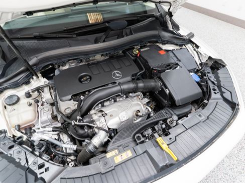 Used 2023 Mercedes-Benz GLA 250 w/ Premium Package image 33
