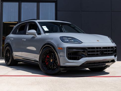 Certified 2026 Porsche Cayenne GTS image 6