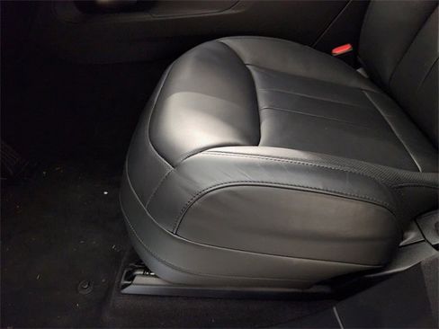 Used 2025 Land Rover Range Rover Sport SE image 24