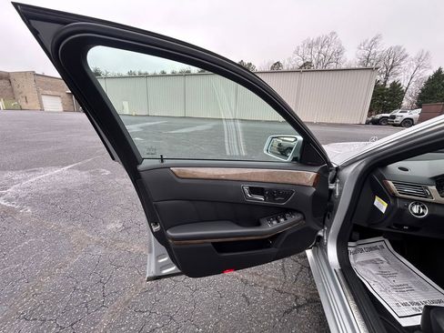 Used 2011 Mercedes-Benz E 350 Sedan image 17