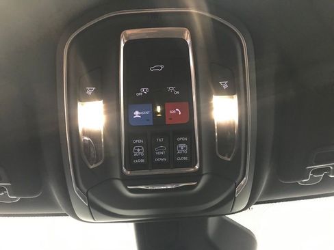 New 2025 Jeep Grand Cherokee Limited image 27