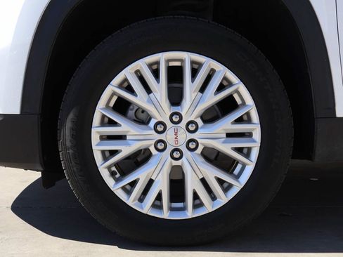 Used 2024 GMC Acadia Elevation FWD image 6