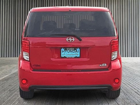 Used 2015 Scion xB image 4