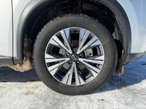 Used 2023 Nissan Rogue SV image 29