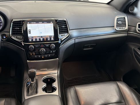 Used 2020 Jeep Grand Cherokee Limited AWD/4WD image 18