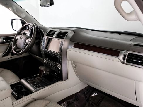 Used 2016 Lexus GX 460 w/ Premium Package AWD/4WD image 12