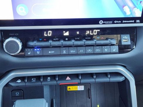 New 2024 Toyota Tundra Platinum RWD image 17