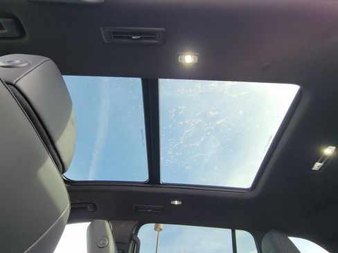 New 2026 Buick Enclave Avenir w/ Super Cruise Package image 13