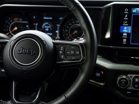 Used 2024 Jeep Wrangler Unlimited Sport AWD/4WD image 58