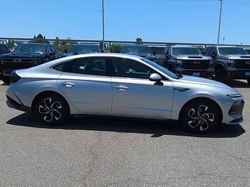 Used 2025 Hyundai Sonata SEL FWD image 9