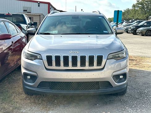 Used 2019 Jeep Cherokee Latitude Plus FWD image 2