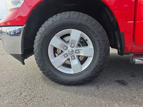 Used 2019 RAM 1500 Classic SLT image 32