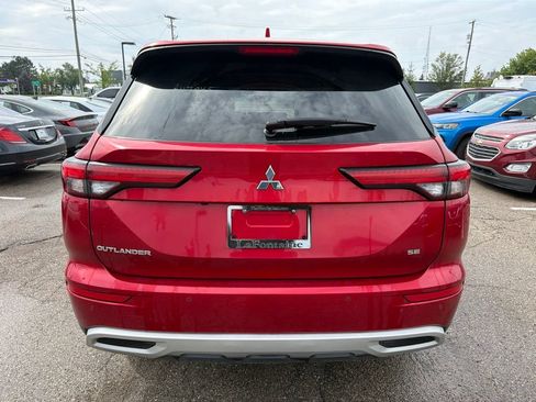 Used 2024 Mitsubishi Outlander SE FWD image 6