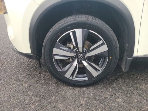 Used 2021 Nissan Rogue SL w/ Premium Package image 9