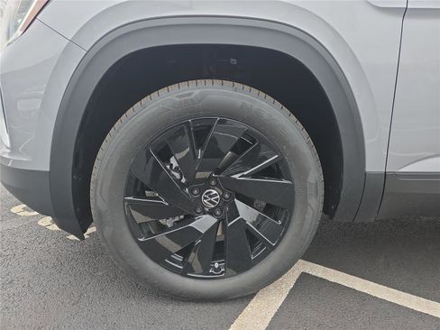 New 2026 Volkswagen Atlas SE image 10