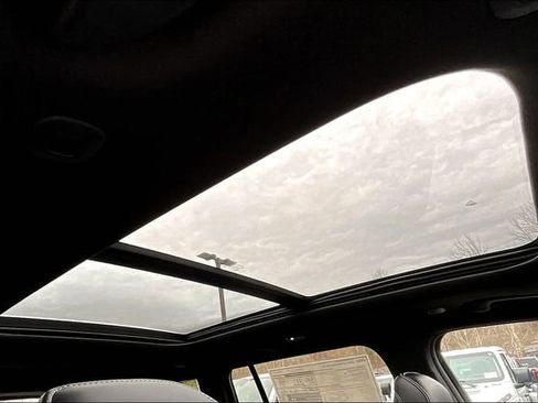 New 2025 Jeep Grand Cherokee Overland image 25