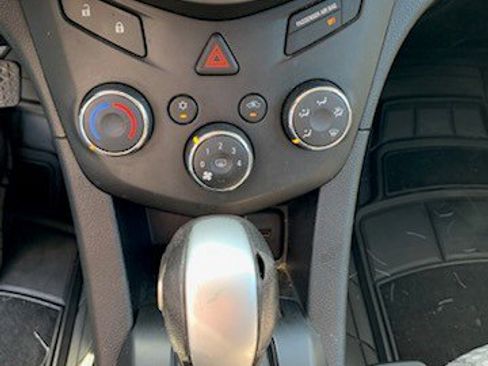 Used 2017 Chevrolet Sonic LT image 10