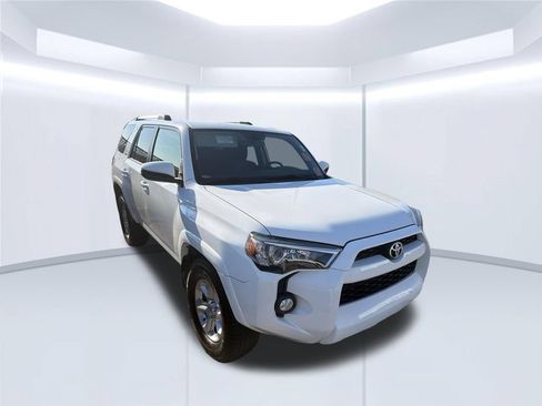 Used 2019 Toyota 4Runner SR5 RWD image 2