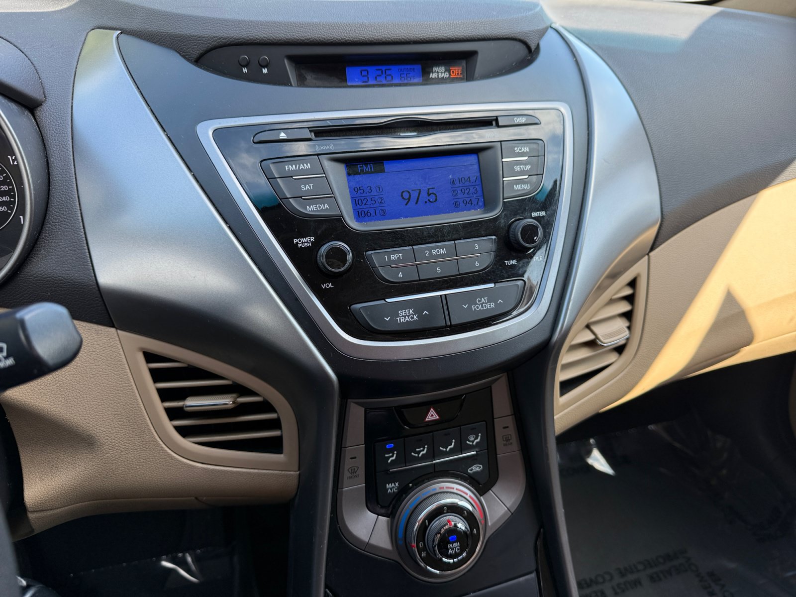 Used 2013 Hyundai Elantra GLS FWD image 12