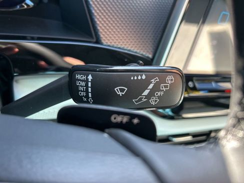 New 2026 Volkswagen Atlas Cross Sport SEL Premium R-Line image 30