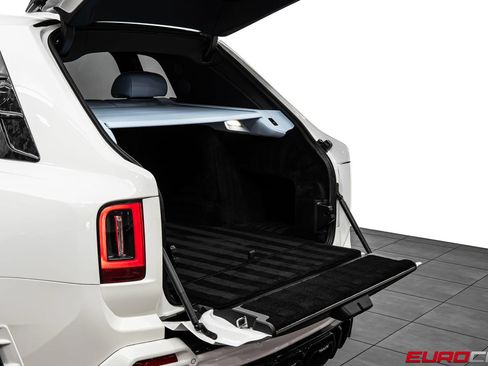 Used 2025 Rolls-Royce Cullinan AWD/4WD image 29