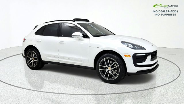 Used 2024 Porsche Macan w/ Premium Plus Package AWD/4WD image 1