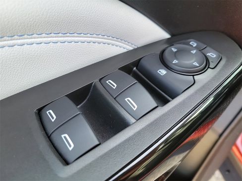 Used 2024 Chevrolet Trax LT w/ Driver Confidence Package image 15