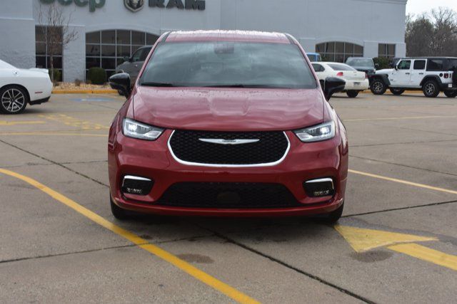 New 2026 Chrysler Pacifica Select FWD image 2