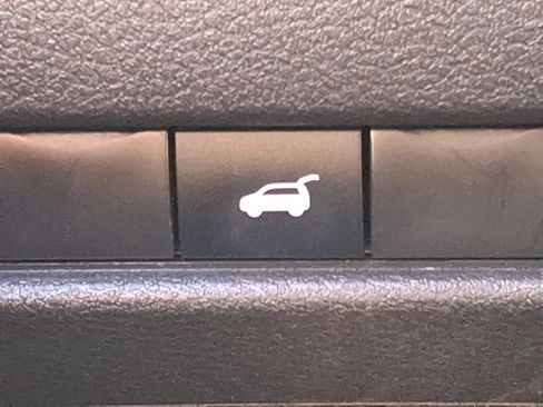 Used 2022 Nissan Rogue SV w/ SV Premium Package image 25