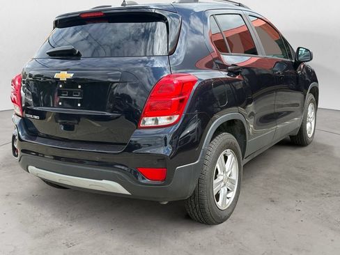 Used 2022 Chevrolet Trax LT w/ Driver Confidence Package AWD/4WD image 3