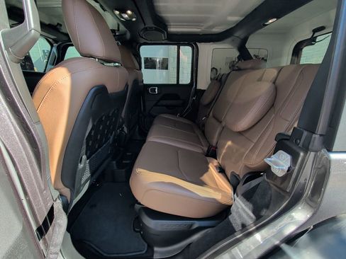 Used 2022 Jeep Wrangler Unlimited Rubicon 4xe w/ Cold Weather Group image 13