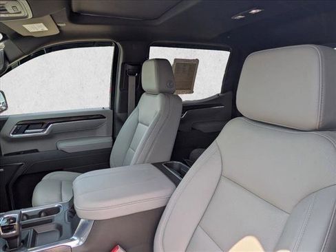Used 2026 GMC Sierra 1500 SLT AWD/4WD image 10