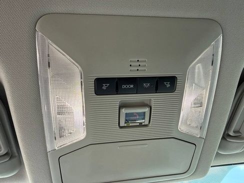 Used 2024 Toyota RAV4 XLE AWD/4WD image 35