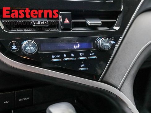 Used 2024 Toyota Camry SE image 32