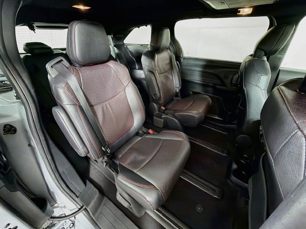Used 2025 Toyota Sienna XSE w/ XSE Premium Package AWD/4WD image 29