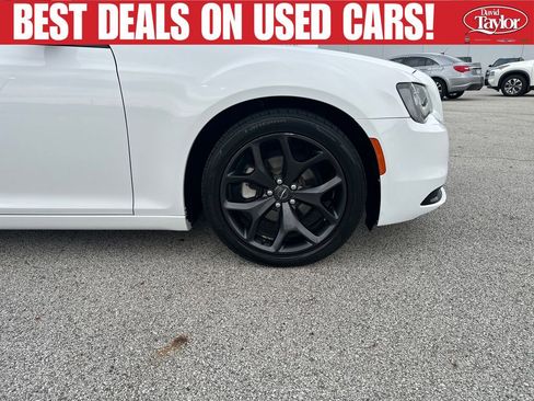 Used 2021 Chrysler 300 Touring w/ Sport Appearance Package RWD image 25