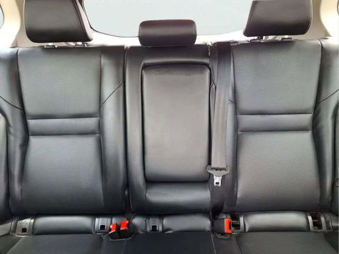 Used 2022 Nissan Rogue SV w/ SV Premium Package FWD image 15